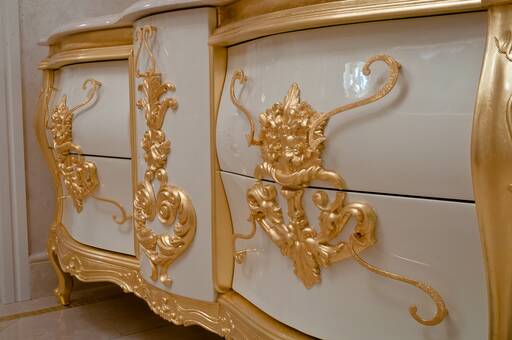 Lidia Bersani / Luxury Interior - Elegant white and gold color sink cabinet 