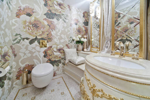 Lidia Bersani / Luxury Interior - Gues toillet, floral mosaaic, on the floor, marble bench 