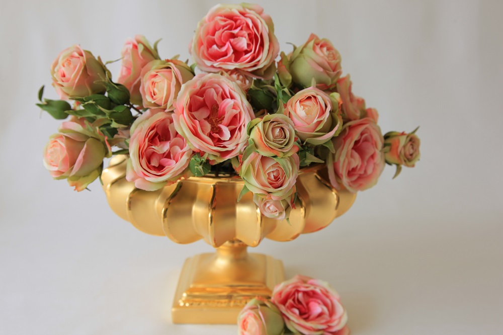 golden vase, luxury decorations, lidia bersani